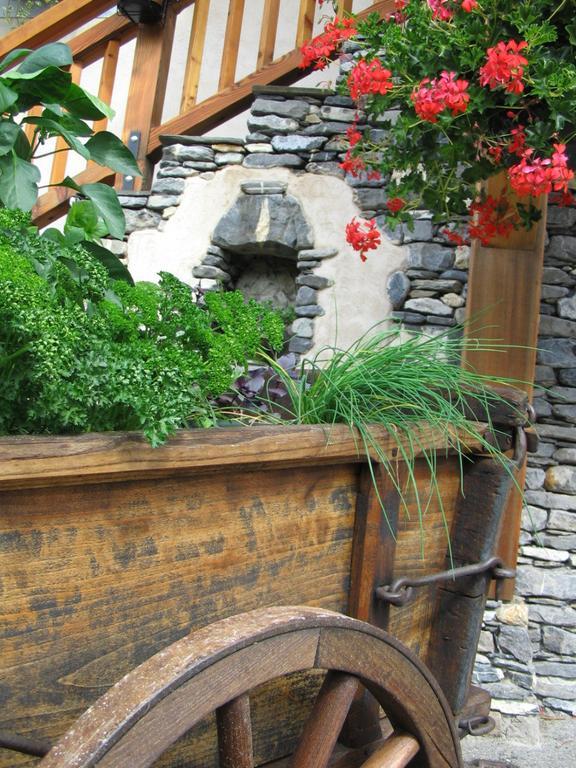 فندق Saint-Nicolas-la-Chapelle في  Chalet La Source المظهر الخارجي الصورة