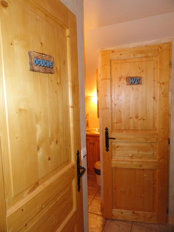 فندق Saint-Nicolas-la-Chapelle في  Chalet La Source المظهر الخارجي الصورة